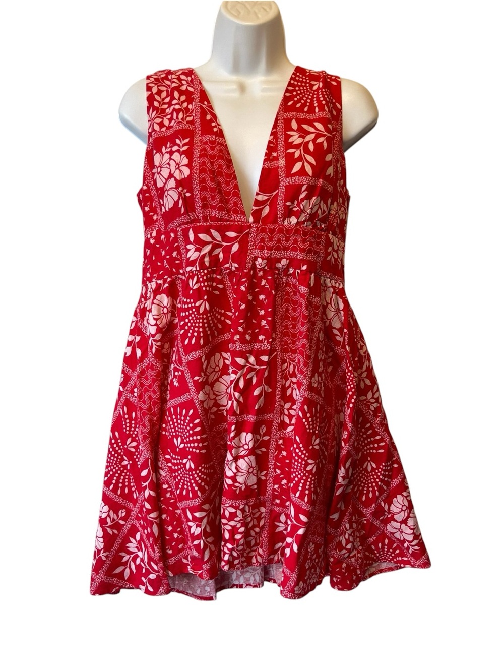 House of Harlow 1960 mini dress M Red floral bandana Fit and flare Deep V-neck